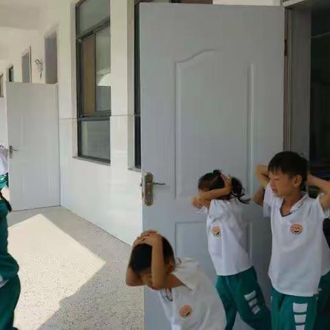 濮阳市开德小学防灾减灾应急疏散安全演练活动
