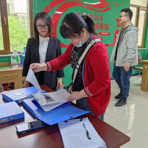 检查垃圾分类工作助力绿色社区