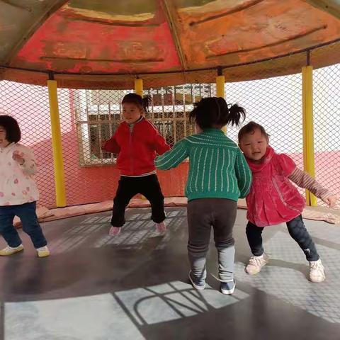 鹏欣丽都蓝天幼儿园中三班一周活动精彩瞬间👍👍👍