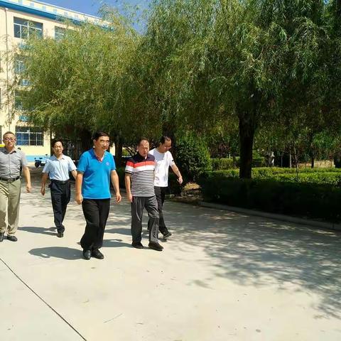 平度市教体局督导室领导王磊一行到昌里中学进行学期初督导