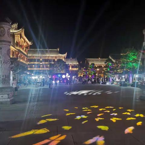 中国银行景宁县支行人民币知识宣传进凤凰古镇夜市活动