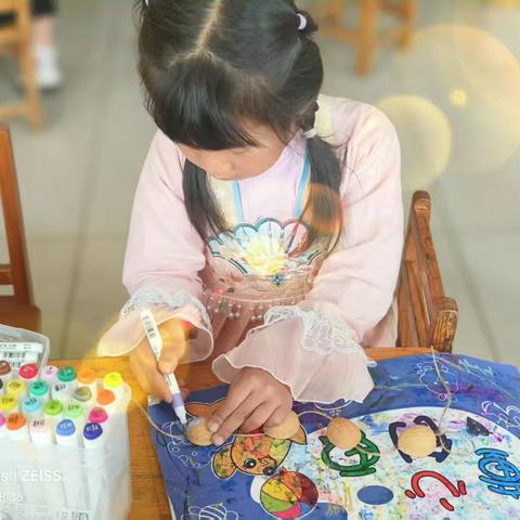 “巧”手工——核桃里的小世界