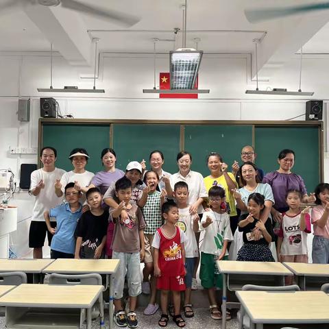 教室换新颜-常平第四小学四（4）班大喜（洗）之日。