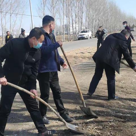 扎赉特旗教育事业发展中心深入包联帮扶村开展人居环境整治工作