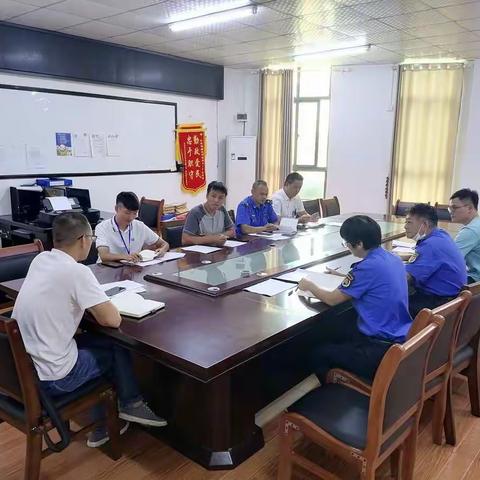 长流镇机关第七党小组召开组织生活会