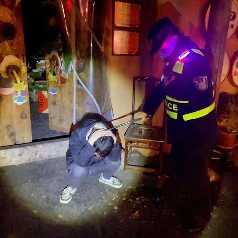 【安源快警建设西路岗亭】“深夜利剑”，快速出警，让小偷无所遁形！