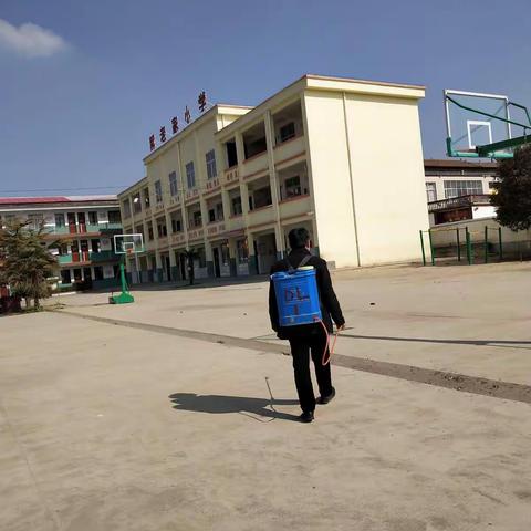 战疫情      闻集乡郭老家小学停学不停课