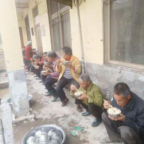 九九重阳节，爱满老人情