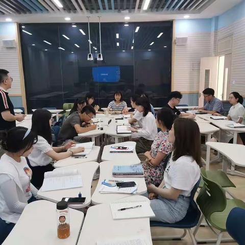 优秀青年教师与实习教师读书分享第三期