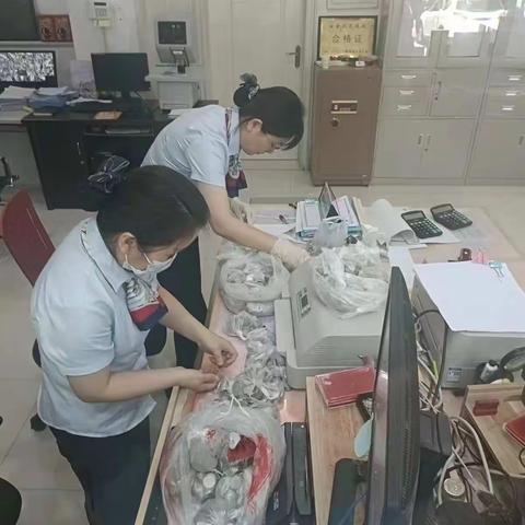 兑换硬币解千愁 银行服务暖人心