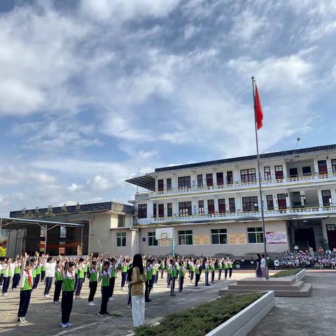“参观小学初体验，幼小衔接促成长”——华安县大地幼儿园幼小衔接活动