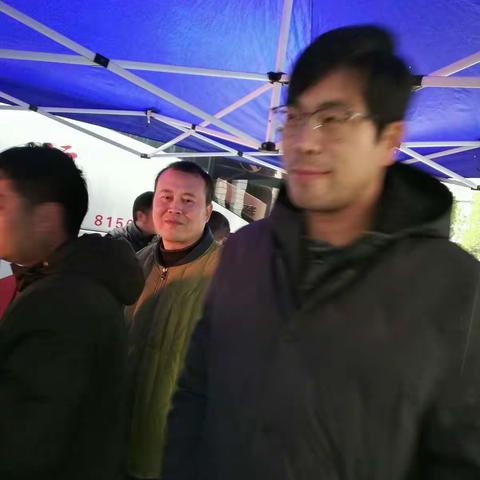 无偿献血    情暖人间