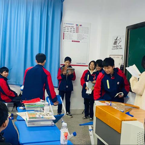 在实践中学习——八（8）班同学开展《愚公移山》情景剧活动