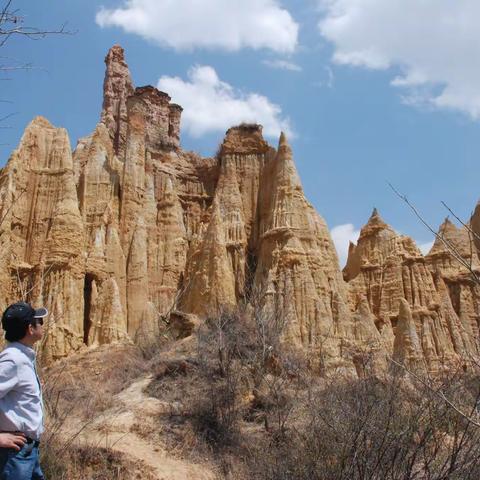 (一)七彩云南之旅～元谋土林、东川红土地、抚仙湖