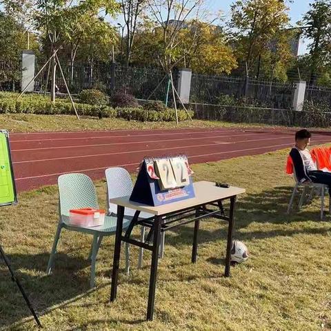 秋日火热足球赛—301班 VS 304班