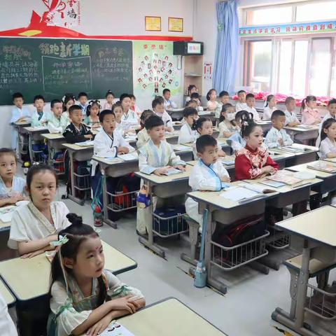 学无“纸”境 快乐无“笔” ——榆林高新小学一年级七班无纸化测评活动