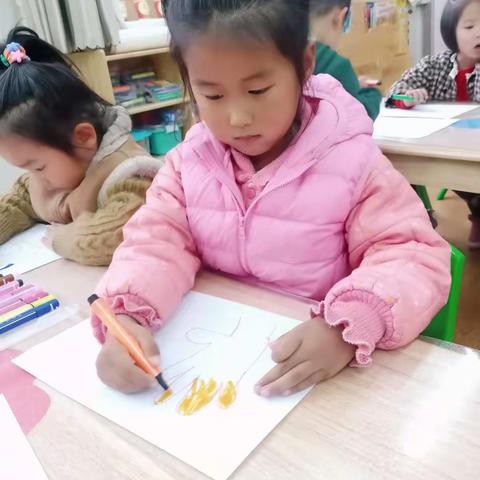 手掌画--东坡学校附属幼儿园（二实幼东坡分园）