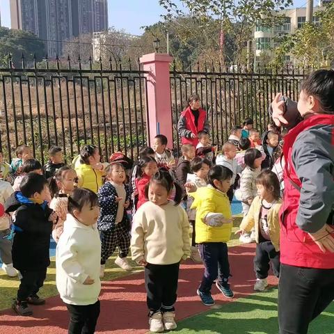 新建区迪启博幼儿园小二班第十五周精彩瞬间