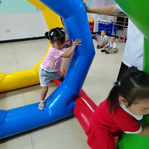 快乐阳光幼儿园中班