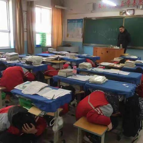 以练为战 防患未然——包头市第四十五中学开展安全疏散演练