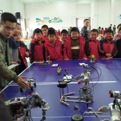 机器人进校园——科技节系列活动之一