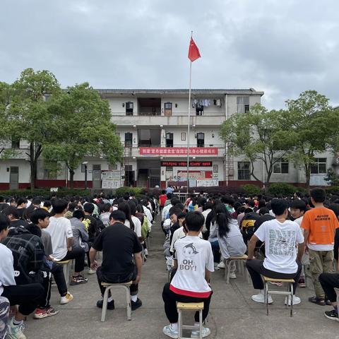 小手拉大手，法治来护航