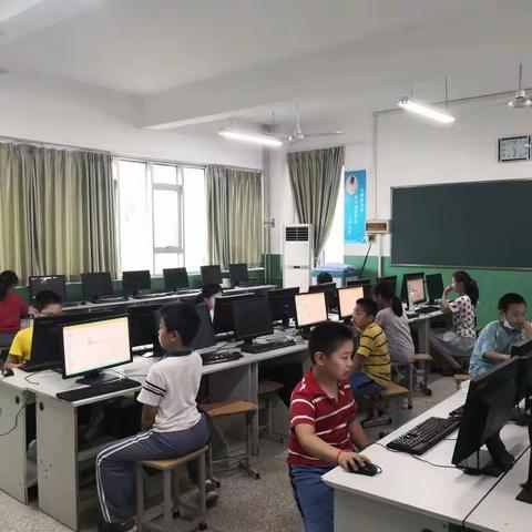天津路小学创客编程社团--智能感应灯1