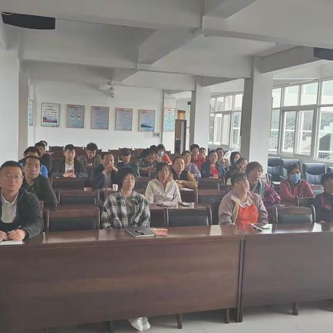 学习时代楷模 传递榜样精神