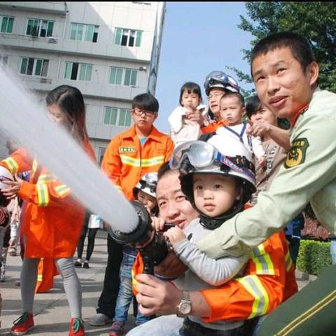 小小消防员集合啦！