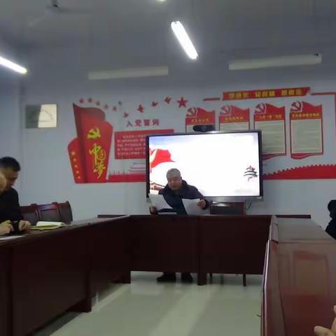 新海中学组织开展党的十九届六中全会精神宣讲