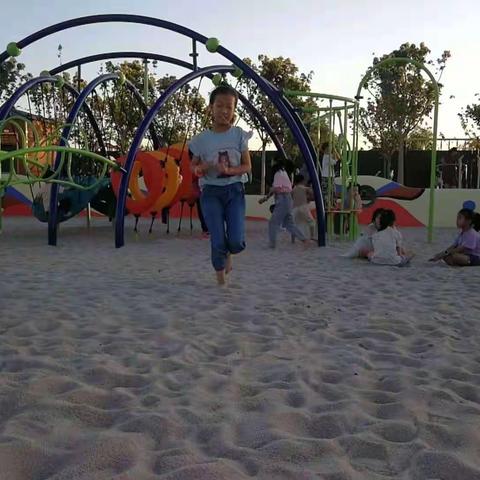 南园街小学四1班   宋子漫的暑期生活