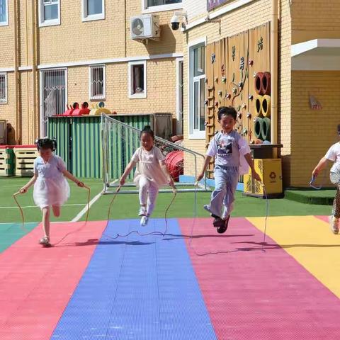 【学前教育宣传月】“幼小衔接，我们在行动”之健康运动，快乐成长托县民族幼儿园户外展评活动