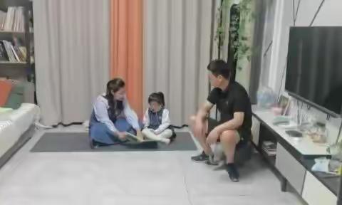 七彩童谣幼儿园读书月－亲子讲故事