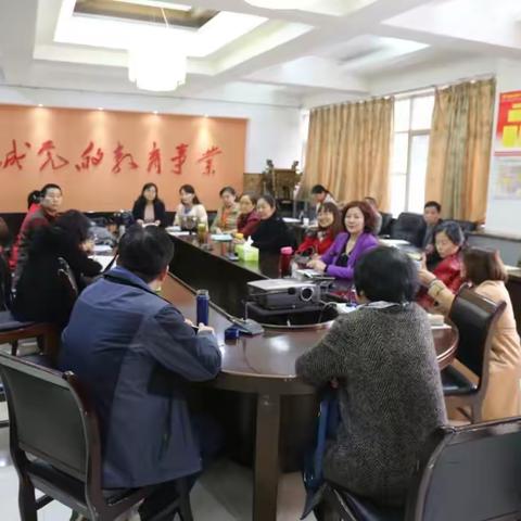 专家引领促教师成长  精准指导助学校发展