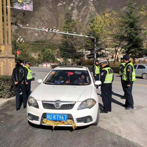 精准发力 打击非法运营