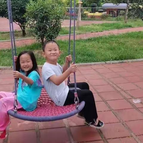 一诺娃娃过中秋                             快乐无穷乐翻天