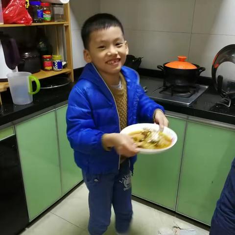 感恩之星：妈妈，你辛苦啦!你开心是我最大的快乐！