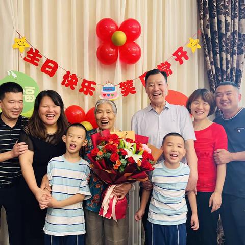 老妈，生日快乐🎈🎈🎈