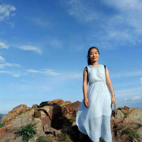 一晃而过，我家美女已经二十四岁了，春夏秋冬，记录下你点点滴滴，一切都是美好的回忆，生日快乐