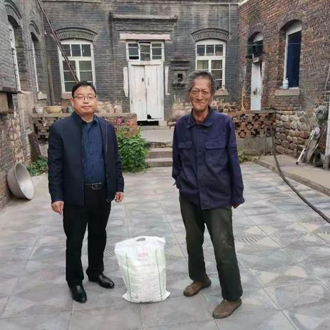 武安市第二中学开展十月份走贫日活动