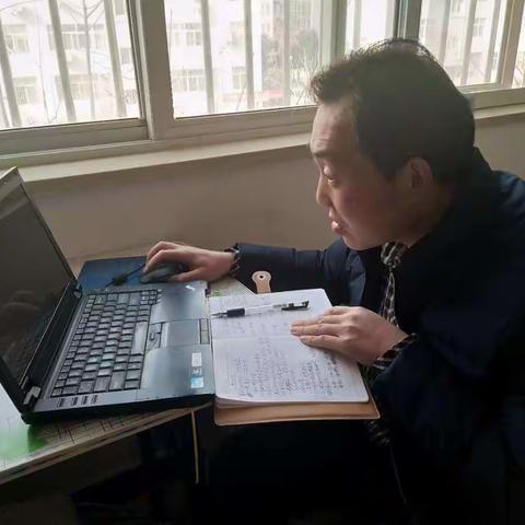 抗“疫”教学两不误，艰难时刻勇向前———商镇恒大小学李强国校长工作侧记