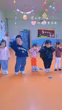 义堂银座幼儿园—一日活动（小二班）义堂银座幼儿园一日活动总结（小二班）