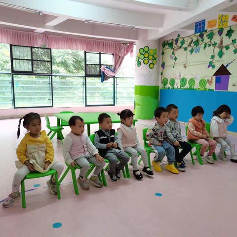 福满花园幼儿园小班第八周每日活动精彩回顾