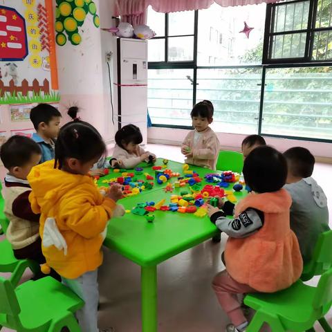 福满花园幼儿园小班第十周每日活动精彩回顾
