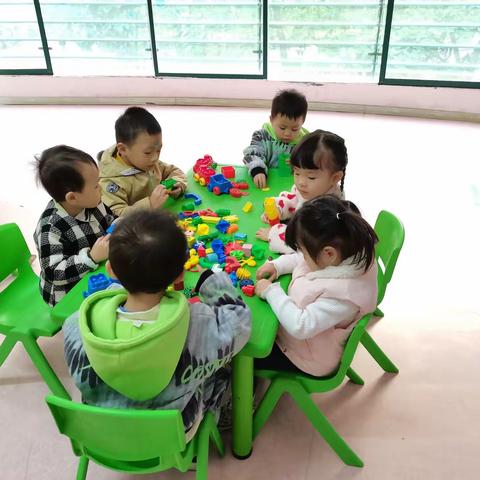 福满花园幼儿园小班第十四周活动精彩回顾