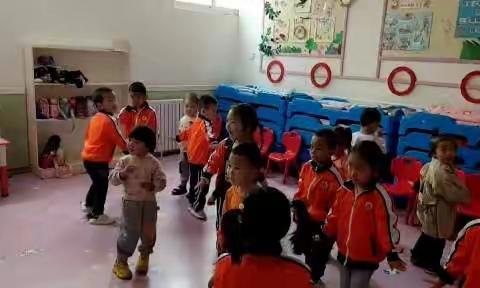 小太阳第三幼儿园“小二班”9月份总结，一起来见证孩子们的成长！