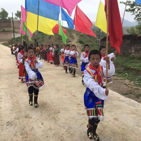 同仁县加吾学区沙果学校迎“六一”活动