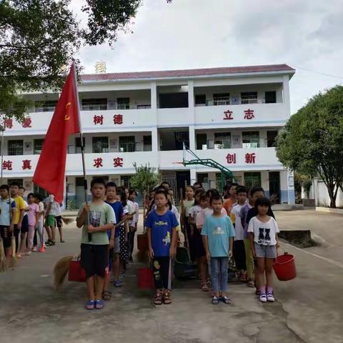大手拉小手，人居环境齐动手——记靖石乡黄沙小学人居环境卫生整治活动