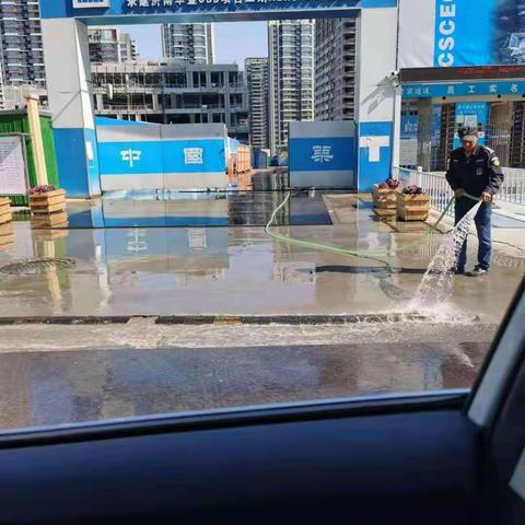 安全不放假       持续“打卡”中