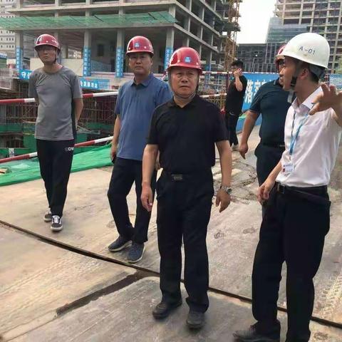 王锐同志督导建筑工地安全生产工作督促主体责任落实到位